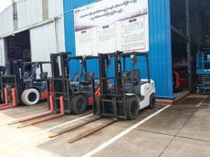 3t forklift front view